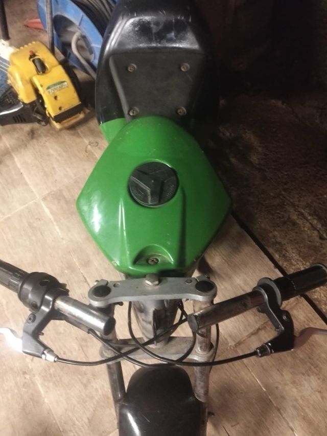 Minibike verde y negra