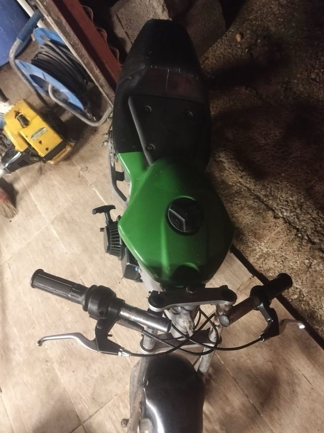 Minibike verde y negra