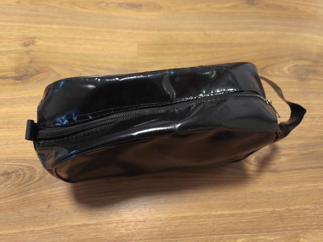 Neceser plástico negro