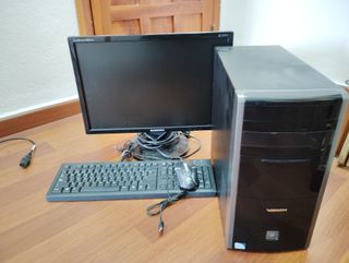Medion PC Completo: Trabajo y Estudios