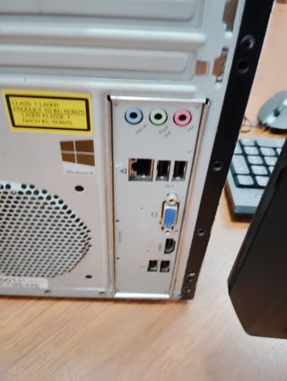 Medion PC Completo: Trabajo y Estudios