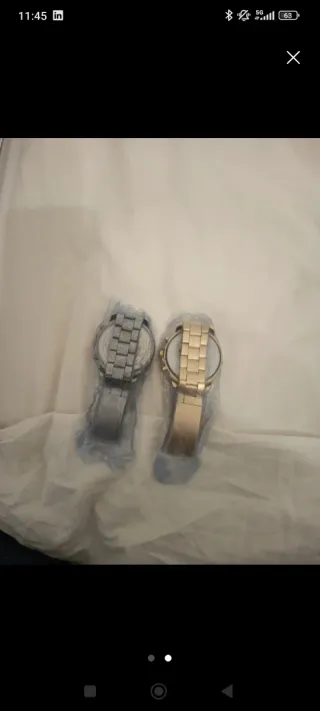 Relojes de pulsera plateado y dorado