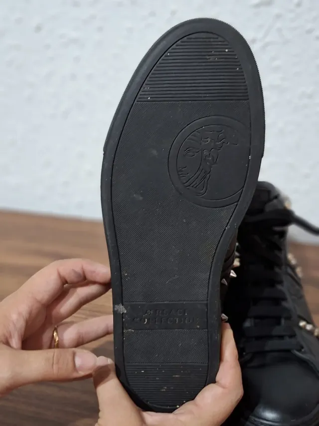 Zapatillas Versace Collection negras con tachuelas