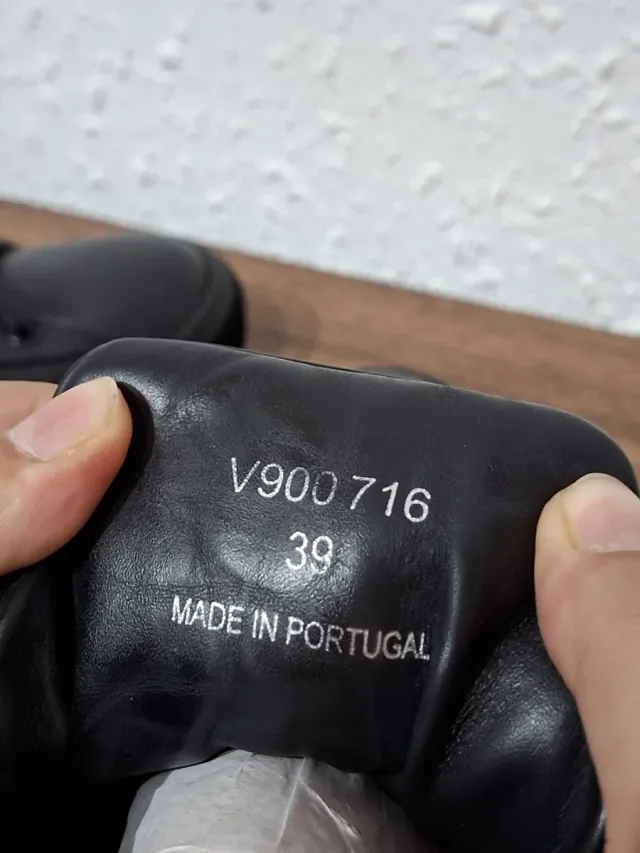 Zapatillas Versace Collection negras con tachuelas