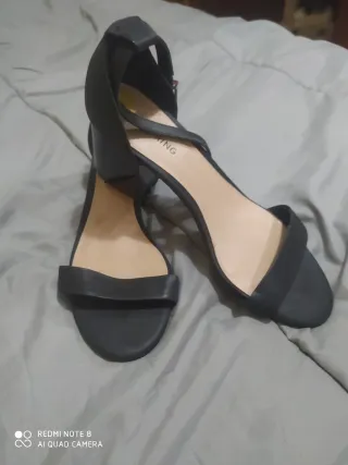 Zapatos de tacón negros