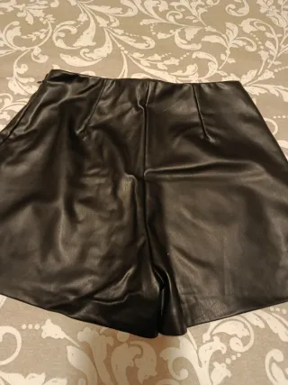 Falda pantalón efecto piel