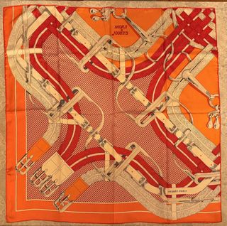 Carré Hermès nuevo con etiqueta y empaque original