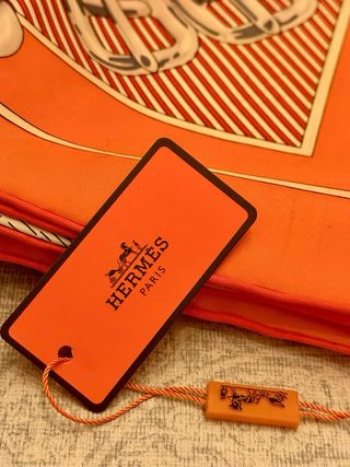 Carré Hermès nuevo con etiqueta y empaque original