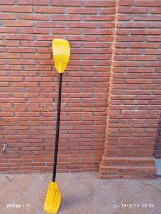 Pala de kayak amarilla