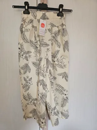 Pantaloni bambina gamba larga fantasia floreale