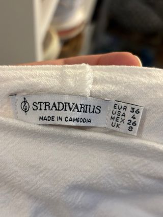 Falda pantalón blanca con volantes