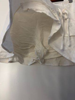 Falda pantalón blanca con volantes