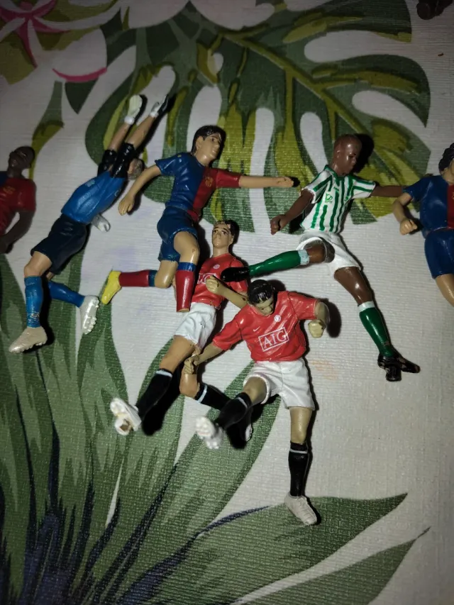 Vecchie action figure di calcio