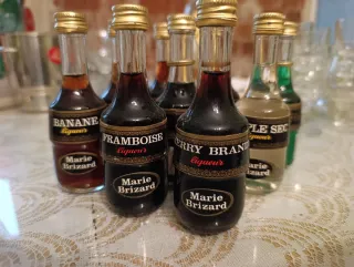 Set di bottiglie mini Marie Brizard