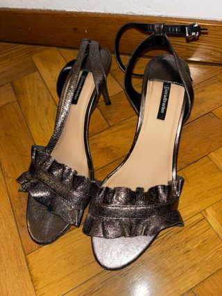 Sandalias Stradivarius Tacon Volante Negro/Plata