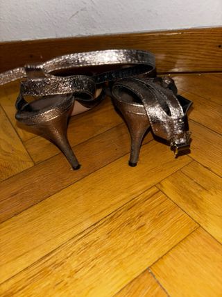 Sandalias Stradivarius Tacon Volante Negro/Plata