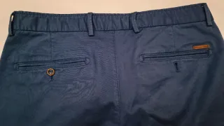 Pantalones de caballero azul
