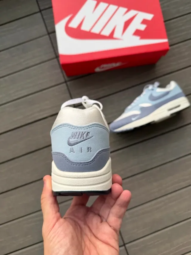 Nike Air Max 1 Light Armory