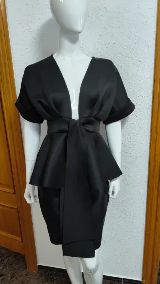 Blusa elegante tipo chaqueta negra