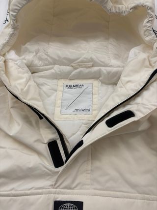 Anorak abrigo blanco con capucha canguro