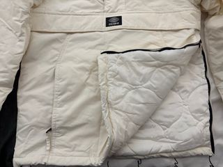 Anorak abrigo blanco con capucha canguro