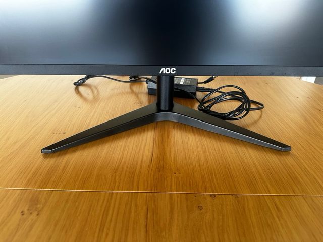 Monitor AOC 24 Negro Buen Estado + Regalo