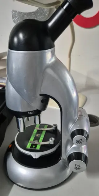 Microscopio educativo 40x-400x con accesorios