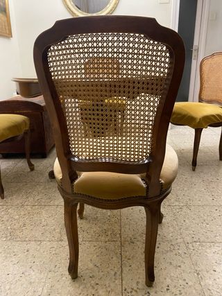 Conjunto comedor Luis XV: mesa y 4 sillas