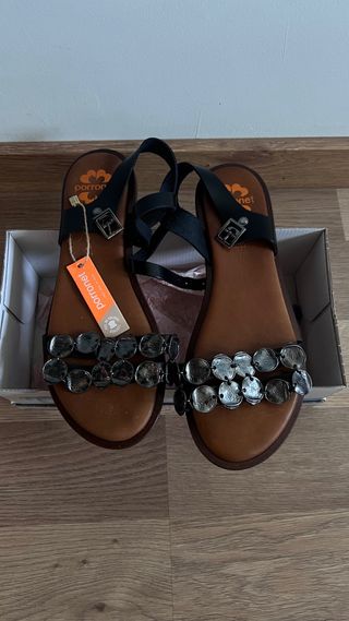 Sandalias Porronet negras y plateadas
