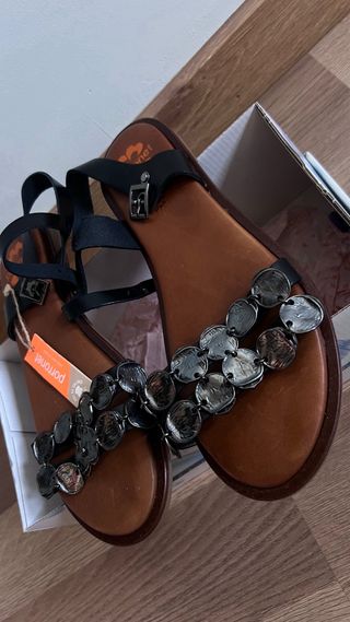 Sandalias Porronet negras y plateadas