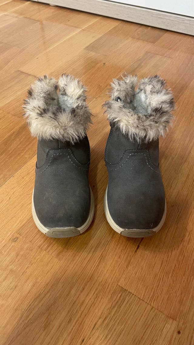 Botas niña talla 24