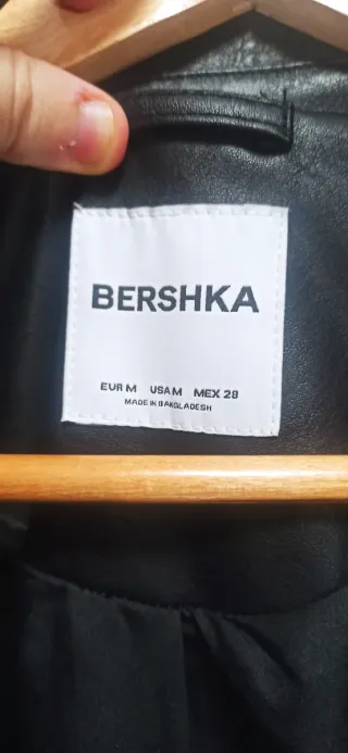 Gabardina Negra Bershka