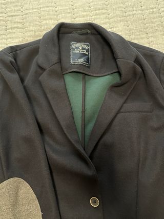 Americana con coderas negra y verde