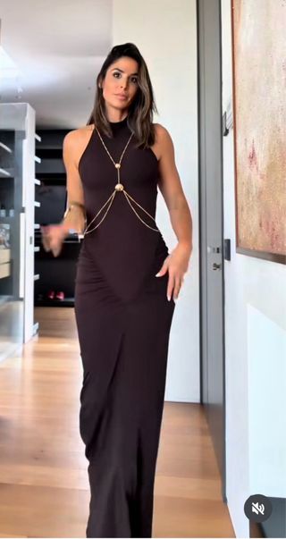 Vestido halter Zara con cadenas