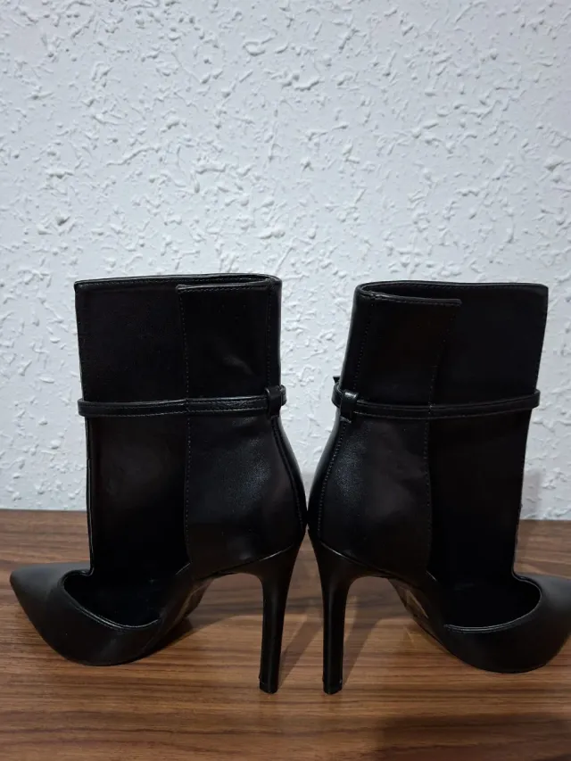 Botines negros tacón aguja
