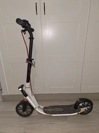 Patinete Oxelo blanco y negro NO ELÉCTRICO