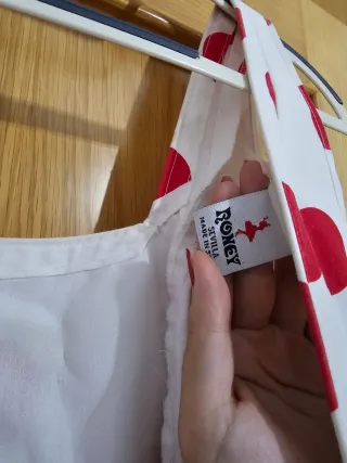 Traje de flamenca blanco con lunares rojos