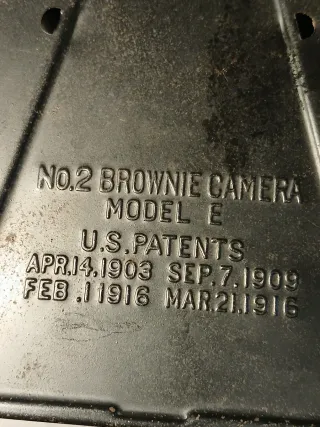 Cámara de fotos Kodak n°2 Brownie Model E