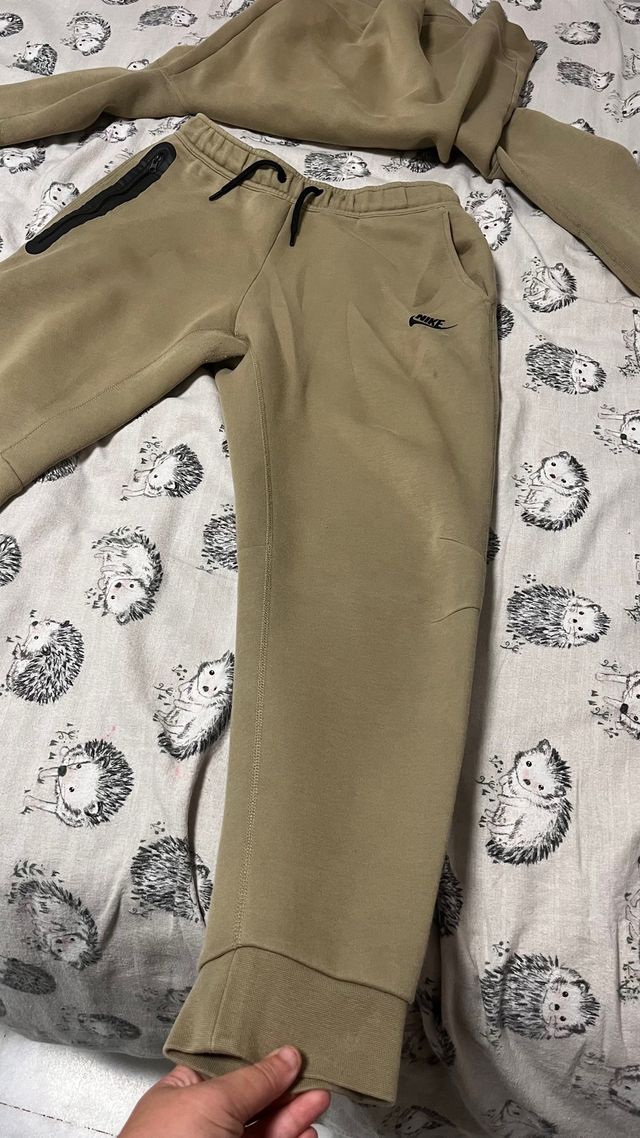 Chándal Nike tech Verde Oliva