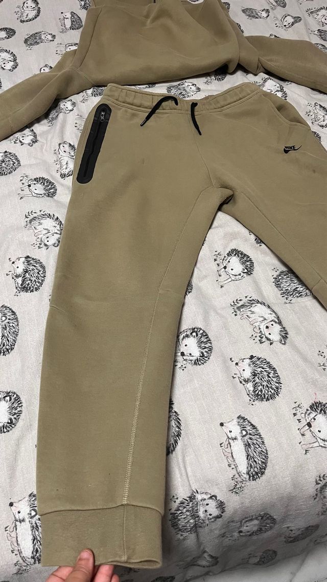 Chándal Nike tech Verde Oliva