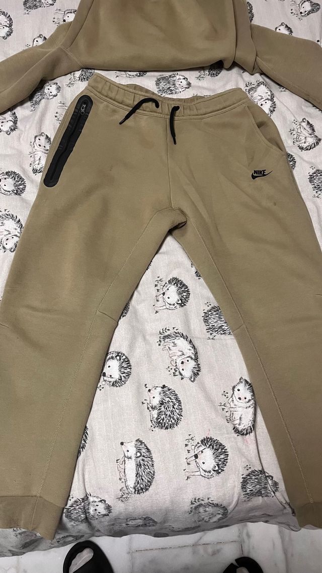 Chándal Nike tech Verde Oliva