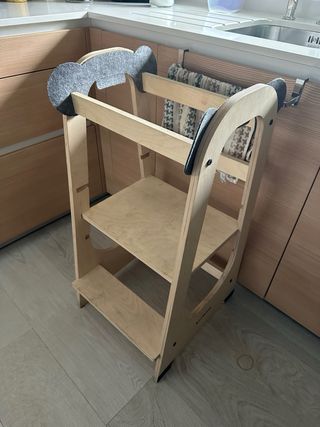 Torre di apprendimento Montessori in legno