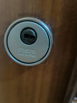 Puerta blindada entrada vivienda