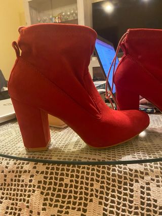 Botas rojas tacón alto