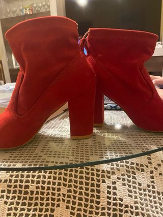 Botas rojas tacón alto