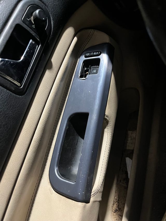 Embellecedor Elevalunas MK4