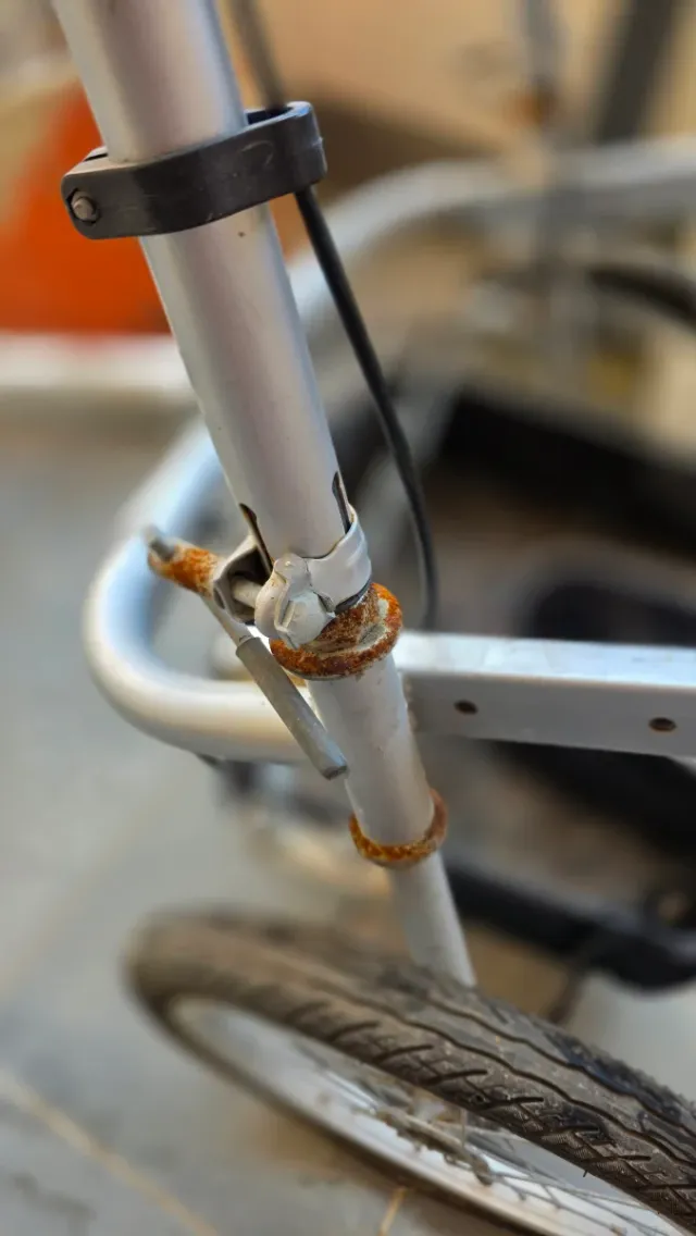 Triciclo de carga para restaurar