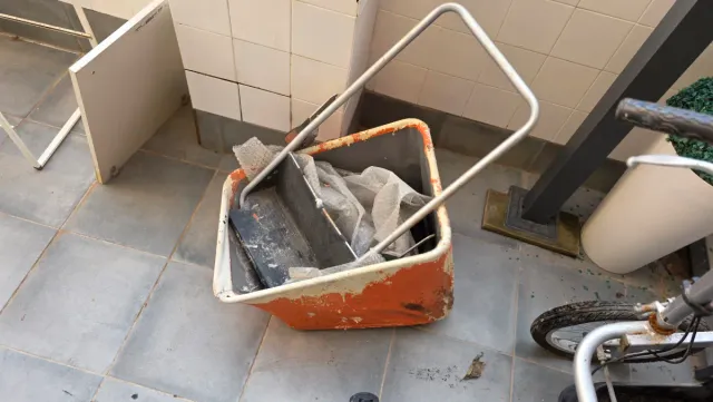 Triciclo de carga para restaurar