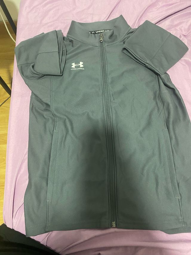 2 Sudaderas Under Armour TALLA L DE NIÑO