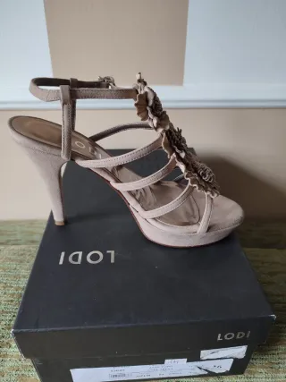 Zapatos Lodi Beige Talla 36 Flores